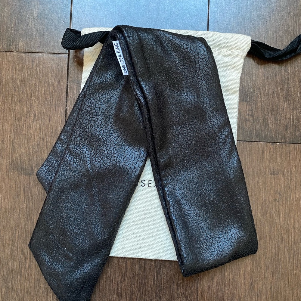 Chelsea King Leather Wire Scarf